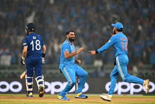 India thrash England by 100 runs at Cricket World Cup