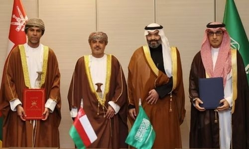 Saudi Arabia, Oman agree on program to enhance digital economy