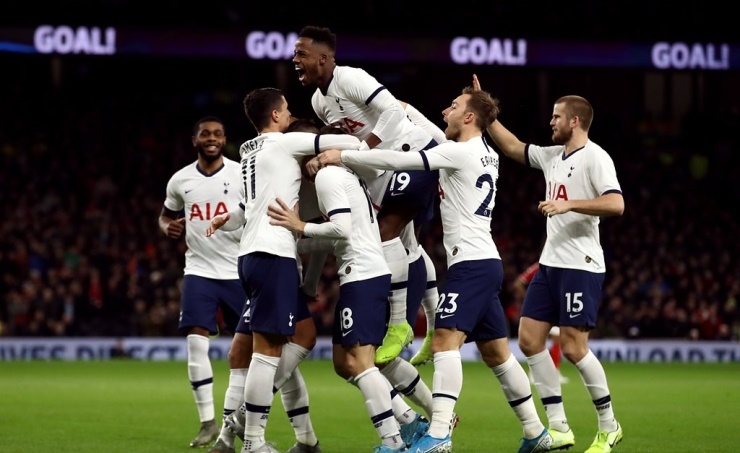 Tottenham, Newcastle into fourth round; Shrewsbury to face Liverpool