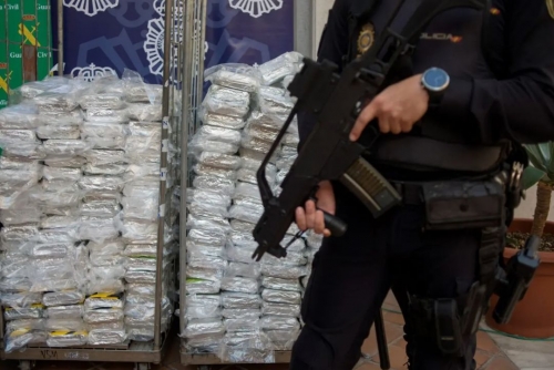 Spain arrests 7 Britons after seizing over a tonne of hashish Spain arrests 7 Britons after seizing over a tonne of hashish