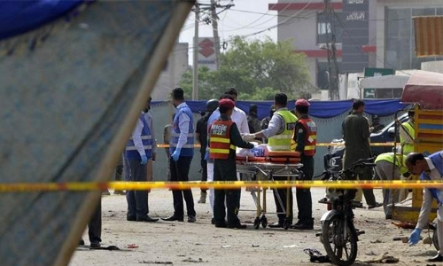 Five killed in suspected bomb blast in Pakistan Five killed in suspected bomb blast in Pakistan