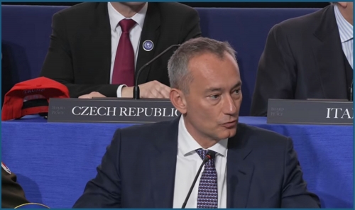 2,000 Palestinians Apply for New Transitional Police Force