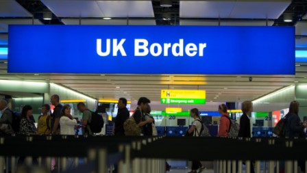 Britain plans crackdown on illegal migrant workers Britain plans crackdown on illegal migrant workers