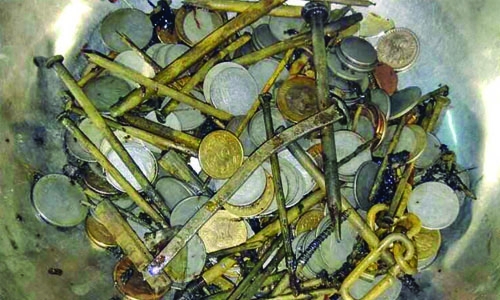 Doctors find coins, blades, needles in man’s stomach Doctors find coins, blades, needles in man’s stomach