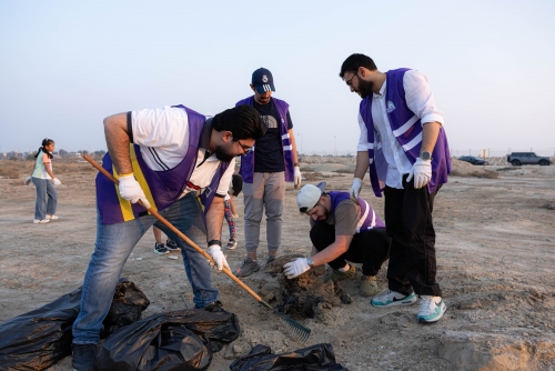 BisB Volunteers Join Hands for a Cleaner Bahrain BisB Volunteers Join Hands for a Cleaner Bahrain