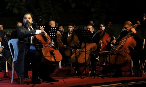 Artists emerge from ruins of Mosul to reclaim Iraqi city’s cultural life Artists emerge from ruins of Mosul to reclaim Iraqi city’s cultural life