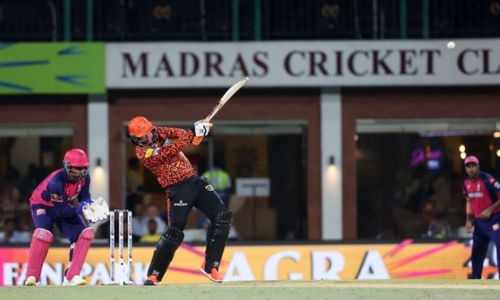 Hyderabad down Rajasthan to set up IPL final with Kolkata