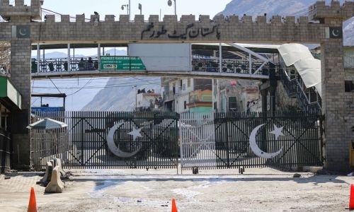 Pakistan-Afghan border crossing reopens after negotiations