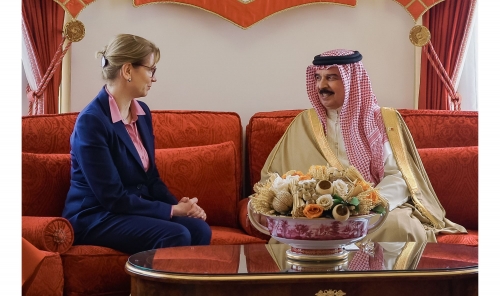 His Majesty King Hamad Receives Secretary-General of ICSID and World Bank Vice President