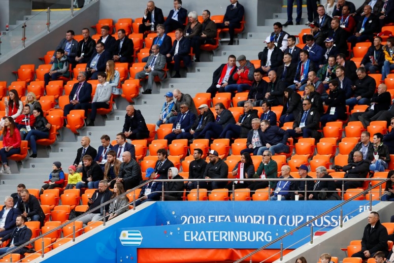 FIFA probes empty seats at World Cup match 