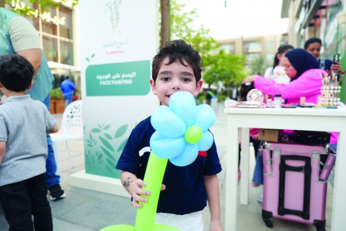 Hundreds of seeds and Plants Distributed to Public to Encourage Agriculture