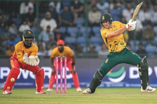 South Africa beat plucky Zimbabwe ahead of New Zealand semi-final 