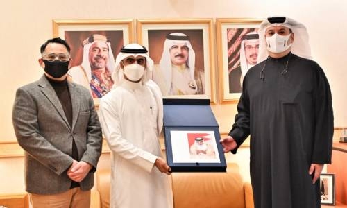 HRH Crown Prince’s Court Chief receives Ahmed Ali Al Khazriji