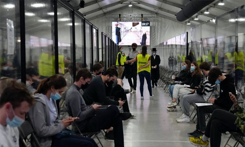 Unvaccinated Belgian woman contracted two COVID variants simultaneously