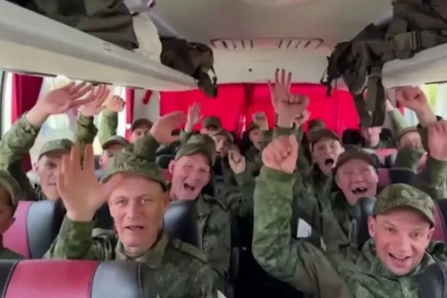 Russia, Ukraine swap 185 POWs each