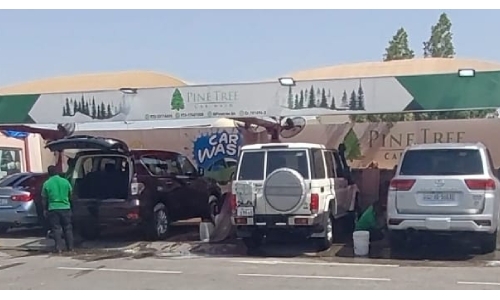 Dust storm boosts car wash business in Bahrain