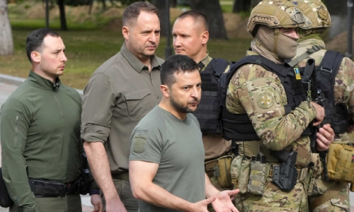 Ukraine breaks through front line in east, nearing key town