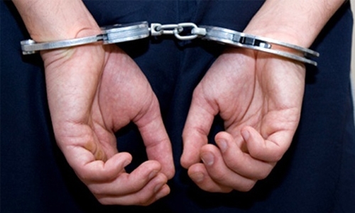 Airline staff held with 10 kg hashish