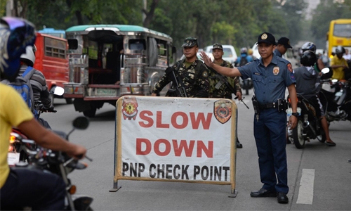 Philippines detains two for bomb attempt near US embassy