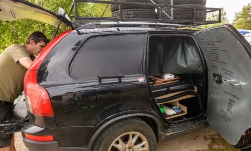 Latvia sends cars seized from drunk drivers to Ukraine 