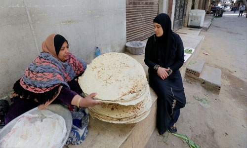 Ramadan helps Egyptian women bakers make ends meet