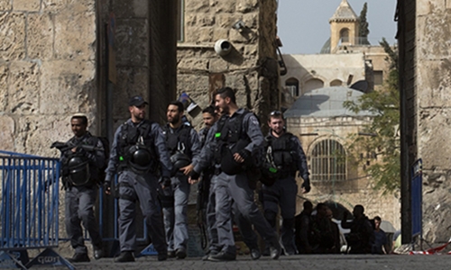 Tel Aviv police accused of unprovoked beating of Arab Israeli Tel Aviv police accused of unprovoked beating of Arab Israeli