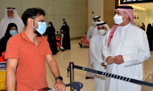 Justice Minister attends airport departure of first group of Bahrain pilgrims Justice Minister attends airport departure of first group of Bahrain pilgrims