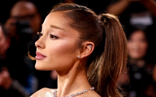 Ariana Grande breaks down in tears as she wraps tour before career break Ariana Grande breaks down in tears as she wraps tour before career break