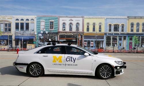 Trump administration unveils guidelines on self-driving cars