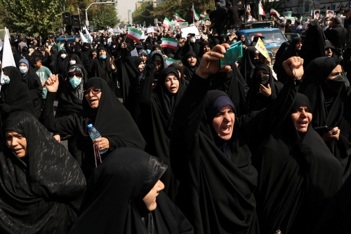 Iranian state-organised marchers call for execution of protesters