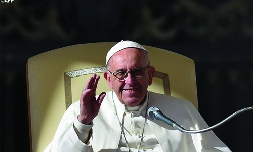 Pope tells women to feel free to breastfeed in church