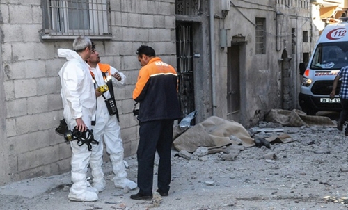 16 wounded as Turkish town hit by Syria rocket fire