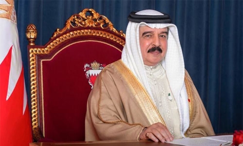 Start vaccinating Bahrainis residing abroad against Covid-19: HM King