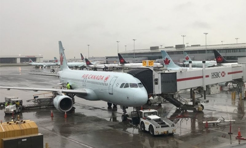 Passenger wakes up alone on plane! Passenger wakes up alone on plane!