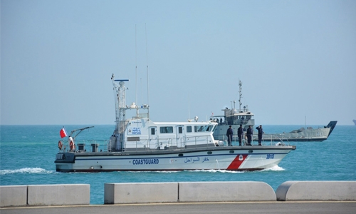 Two Bahraini Coast Guard vessels stopped by Qatari patrols