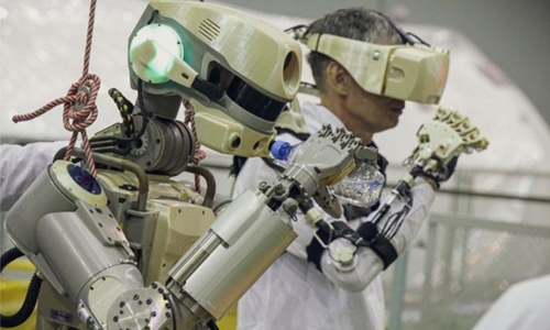 Docking aborted for Russia’s first humanoid robot in space