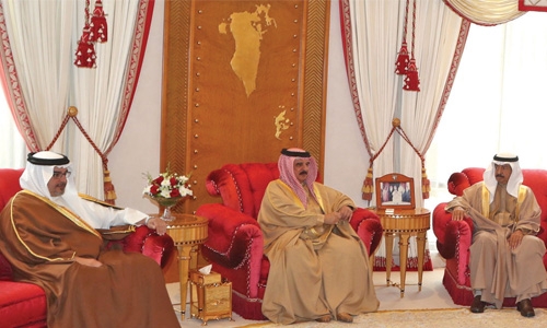 King receives PM, Crown Prince