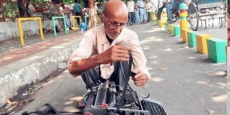 Indian typist 'fed up' after abuse image goes viral Indian typist 'fed up' after abuse image goes viral