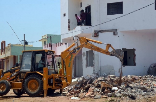 Court revokes demolition order & fine against Bahraini in 10-year-old illegal construction case