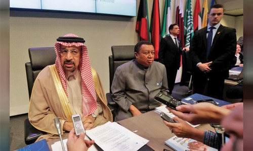 OPEC, Russia agree oil cut extension