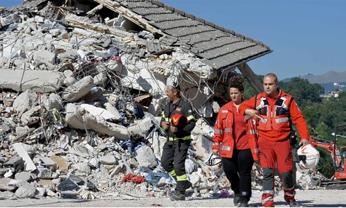 Hope for survivors fades as Italy quake toll climbs