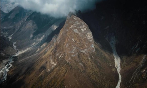 Nepal rename mountain 'Royal Bahrain peak' 