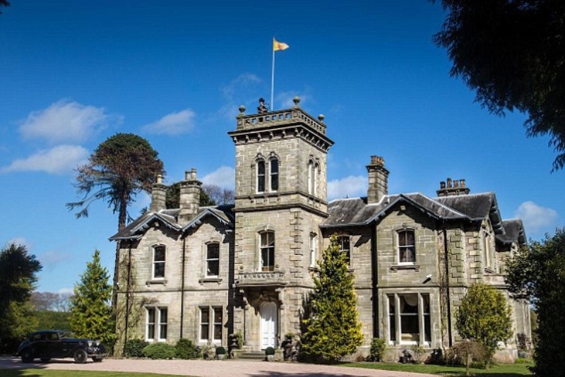 Billionaire buys £2 mln house as student residence