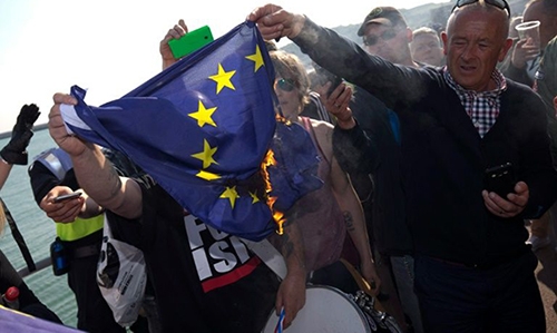 British far-right burn EU flag as referendum looms