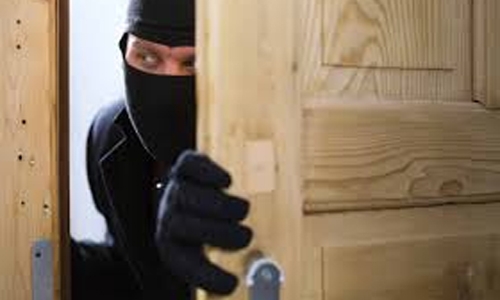 Forced robbery suspects arrested