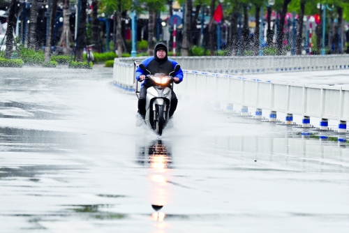 Vietnam to evacuate 250,000 from coast ahead of Typhoon Bualoi Vietnam to evacuate 250,000 from coast ahead of Typhoon Bualoi