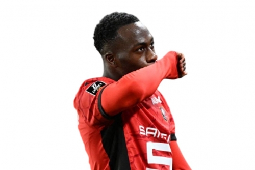 Forest sign French forward Kalimuendo 