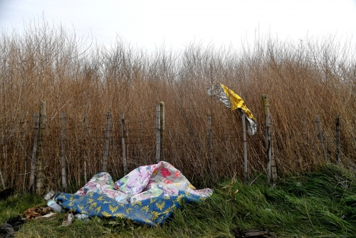 Around 60 migrants die in boat wreck off Italy