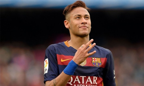 Neymar signs new Barca deal 
