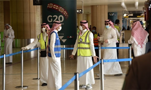 Saudi to ban unvaccinated people from entering public places from August 1